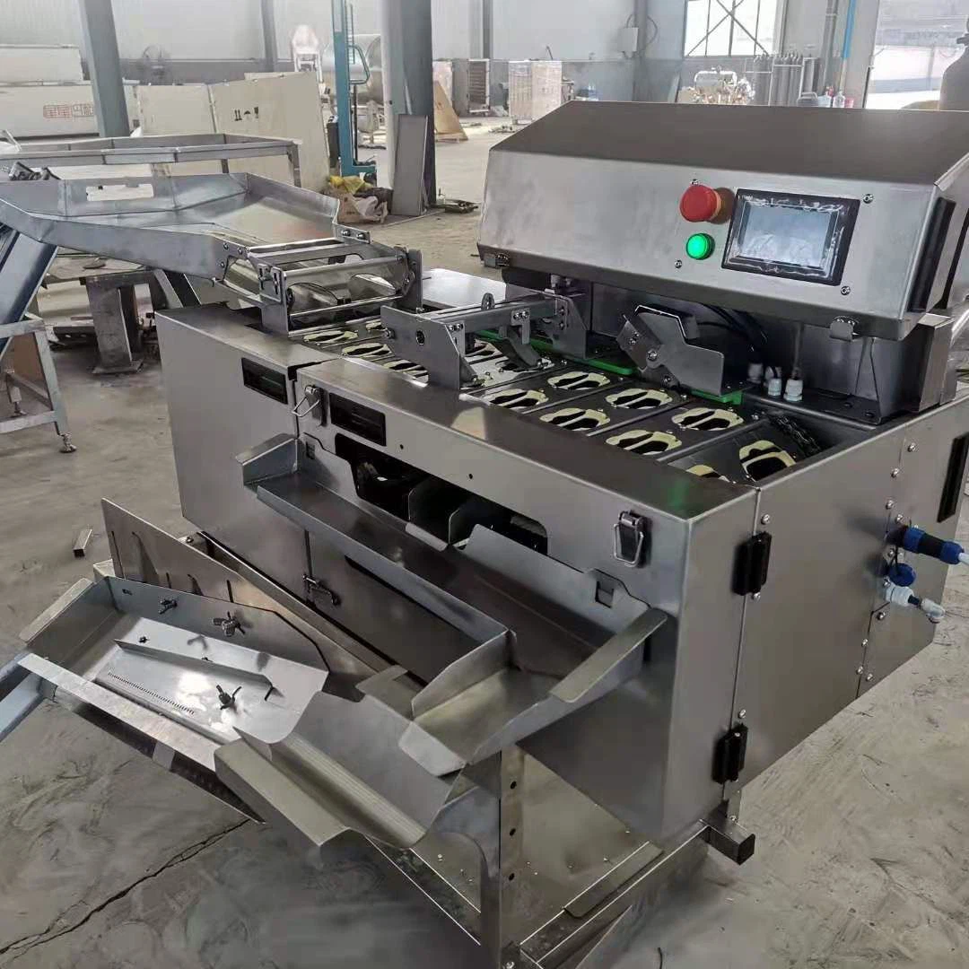 Egg shell breaking separating machine