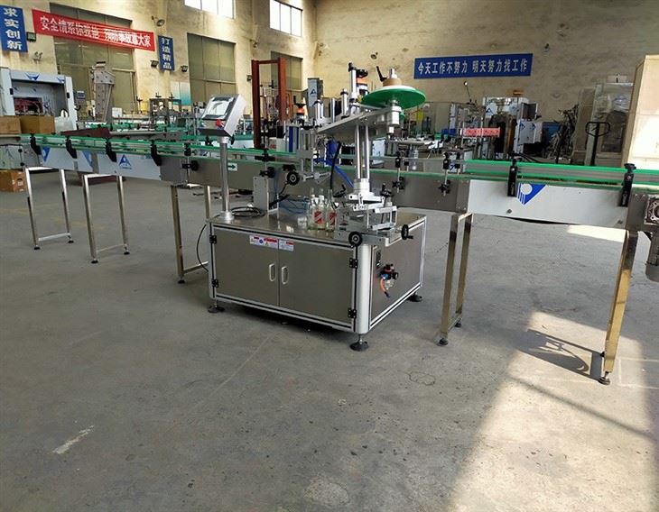 Automatic Bottle Labeler Machine