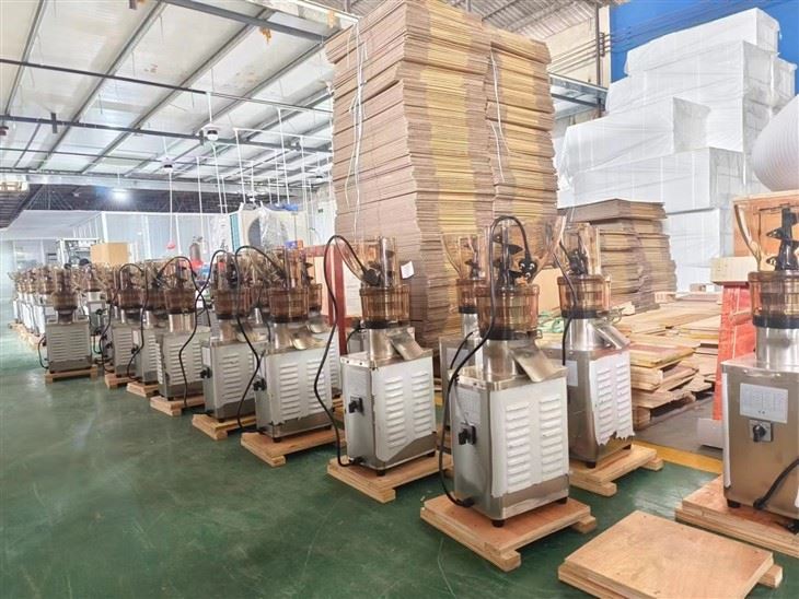 Commercial Fruit Juicer Machine