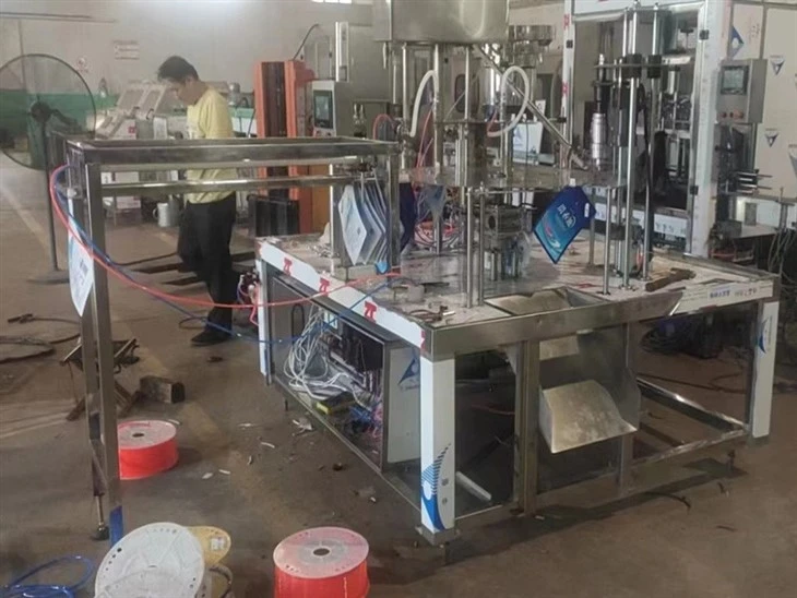 Juice Doypack Sechet Filling And Capping Machine